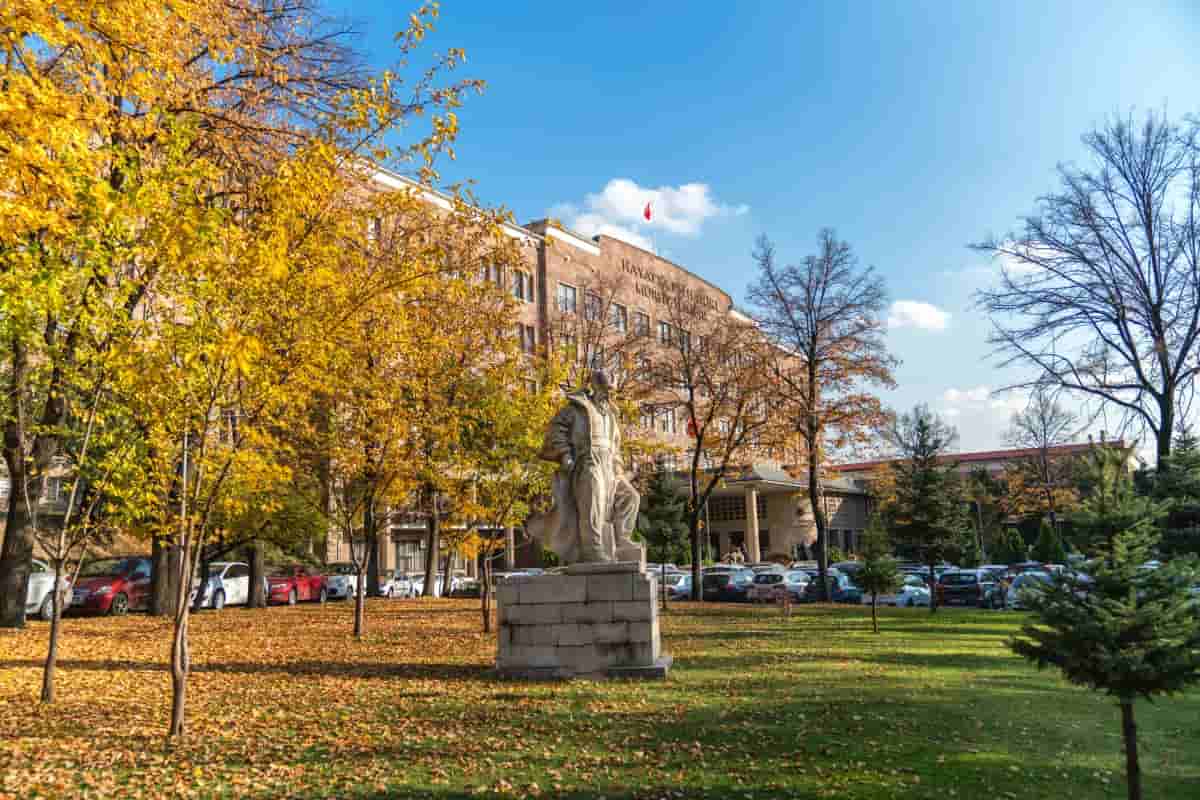 Anqaradagi eng yaxshi 10 ta universitet: poytaxt shaharchasi tanlovi