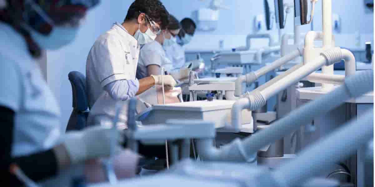 Études supérieures en dentisterie en Turquie : spécialisations et programmes disponibles