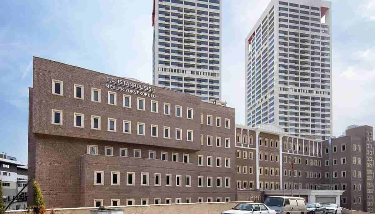 Istanbuldagi Eng Yaxshi Kollejlar: Kampus Tajribas, Imkoniyatlar